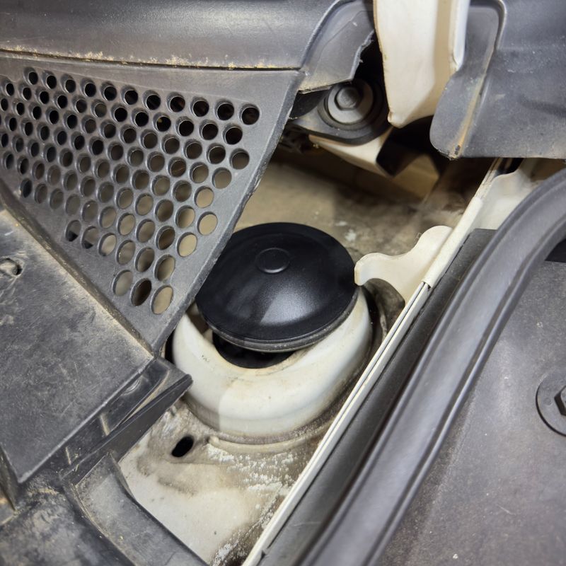 Domlager-Abdeckungen / Federbein-Schutz – für Fiat 500 / Abarth – gegen Rost & stehendes Wasser SET